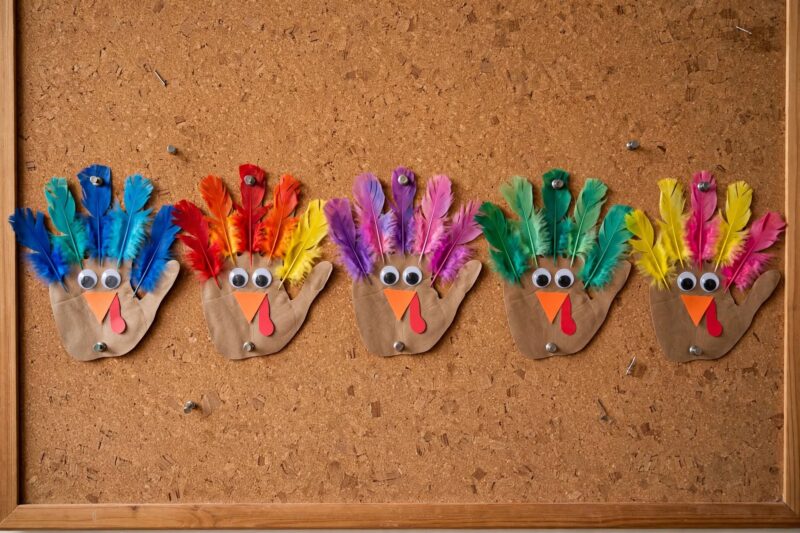 handprint turkey corkboard